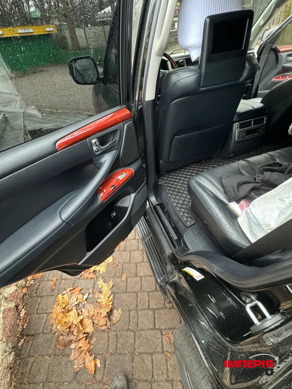 Lexus LX - фото 8