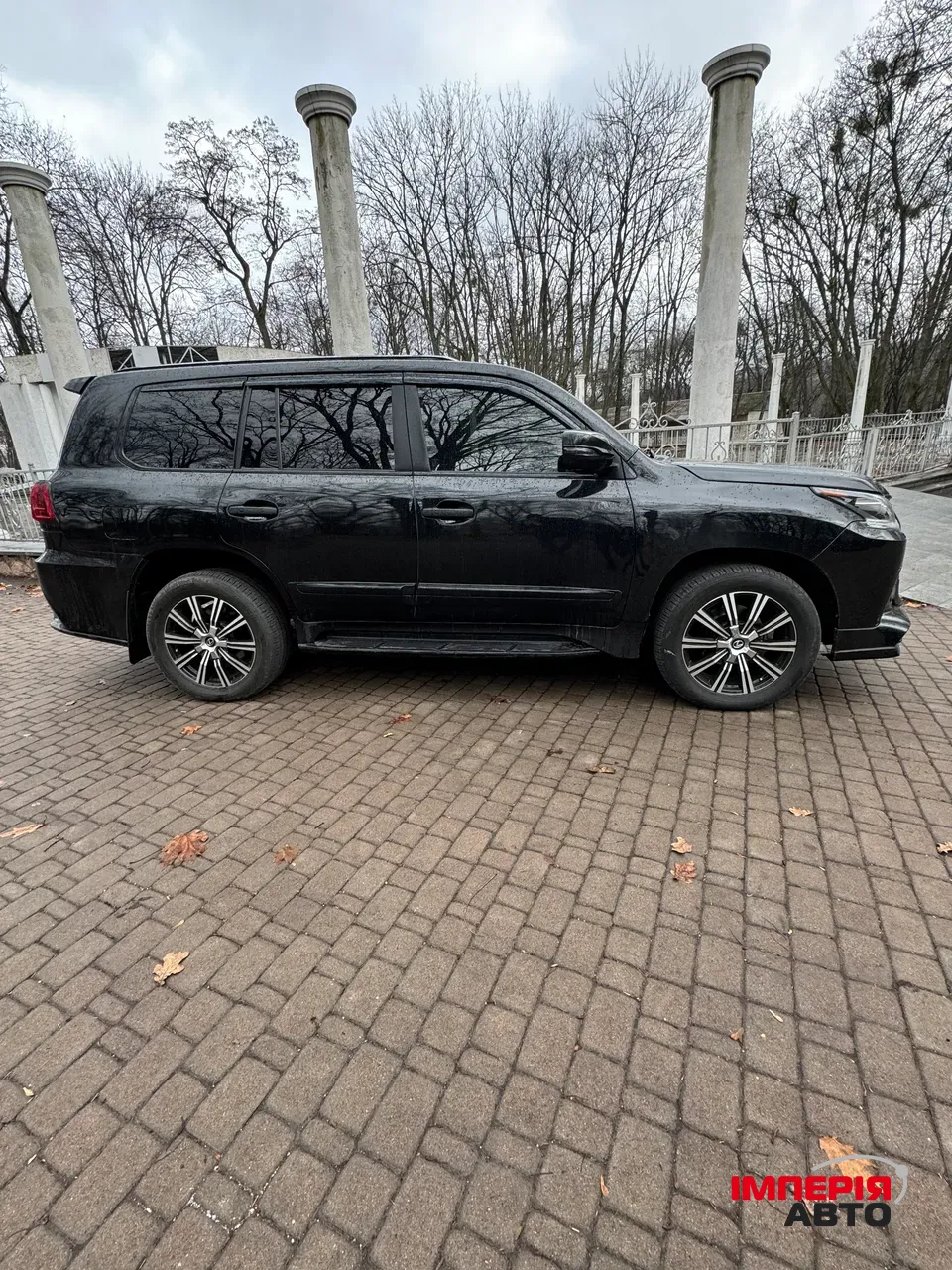 Lexus LX - фото 1