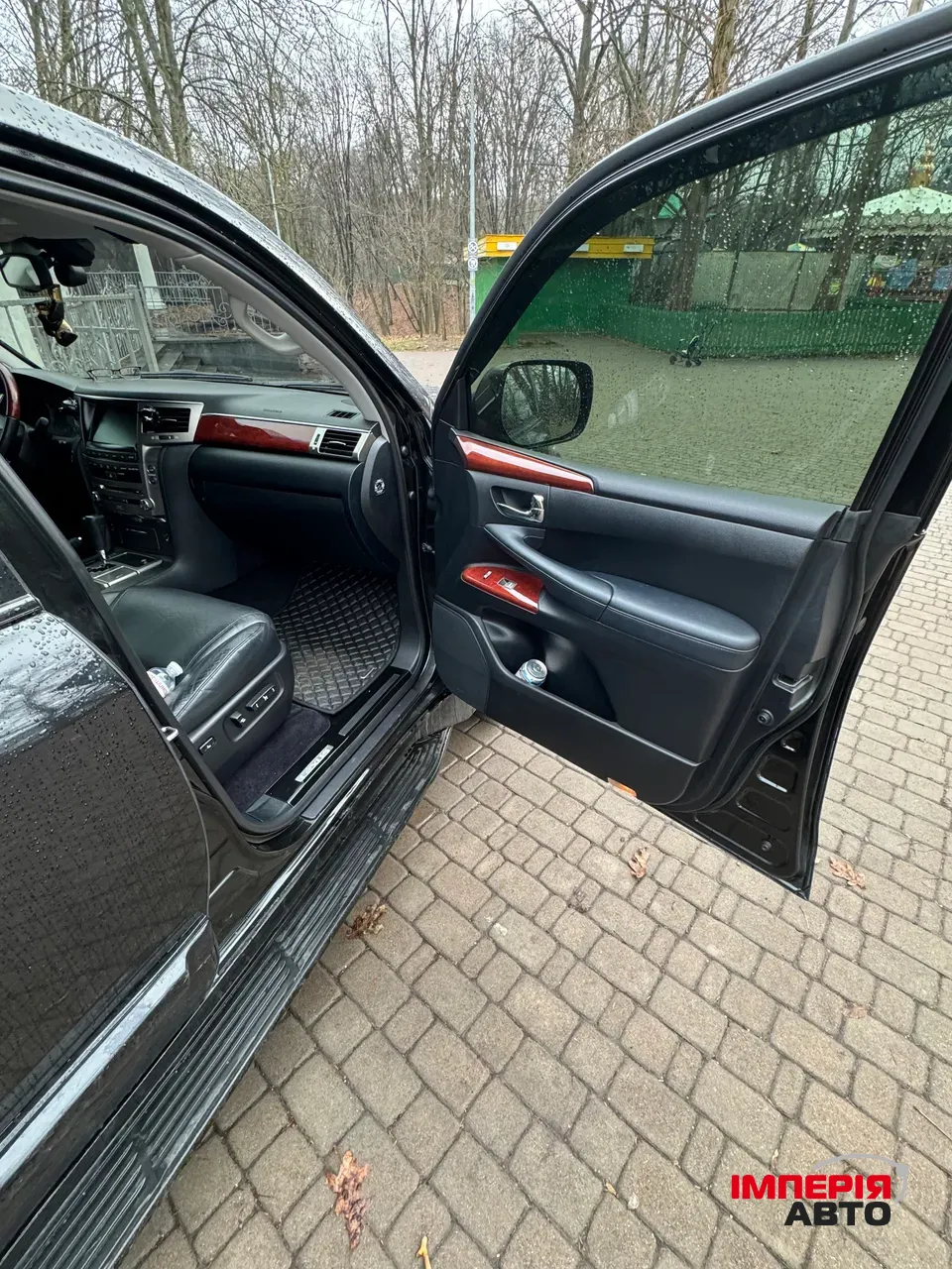 Lexus LX - фото 7