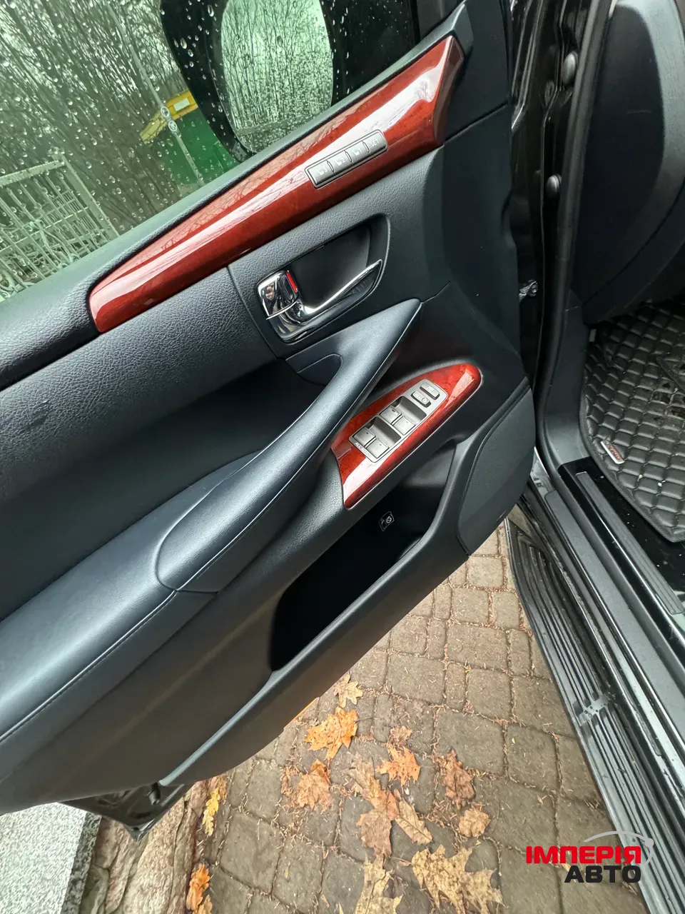 Lexus LX - фото 30