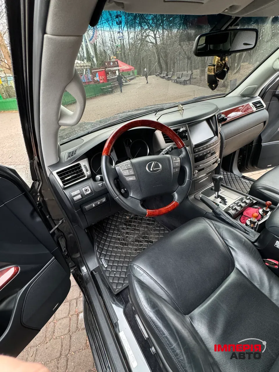 Lexus LX - фото 6