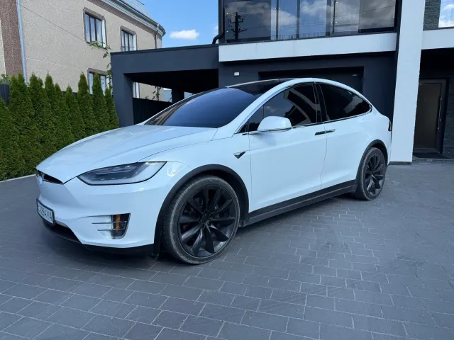 Tesla Model X - фото 5