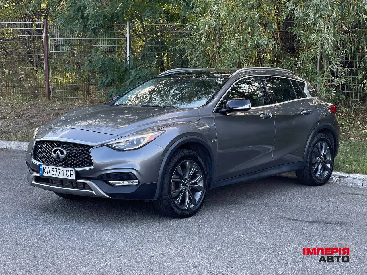 Infiniti QX30 - фото 1