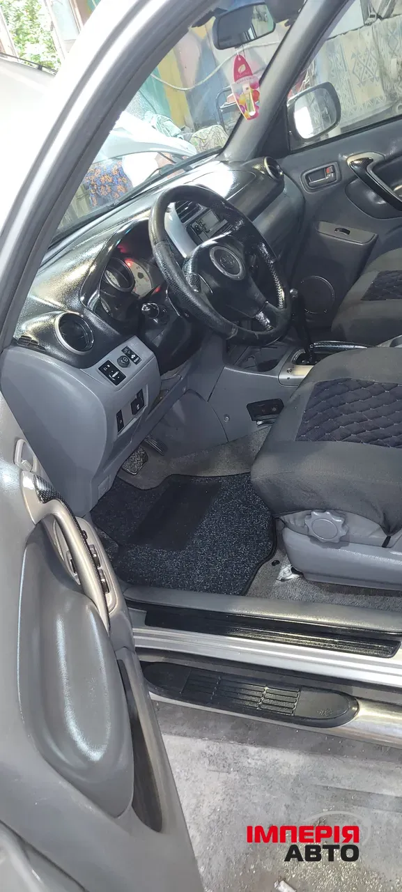 Toyota RAV4 - фото 28