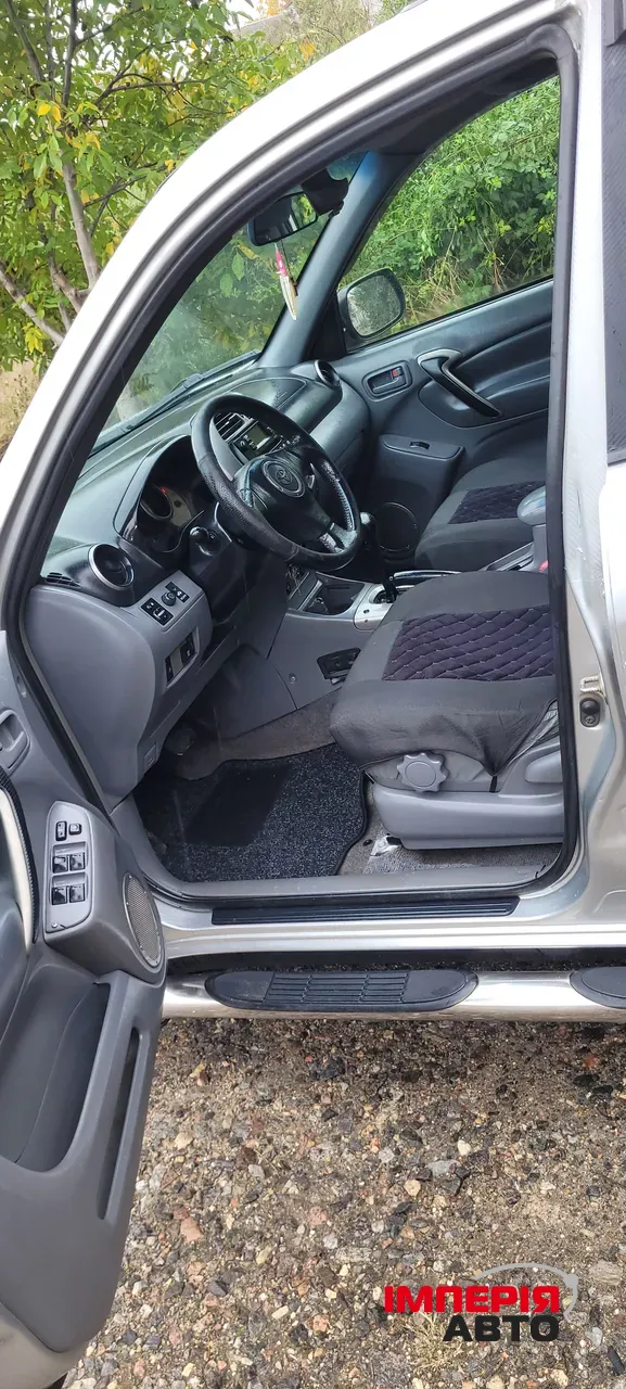 Toyota RAV4 - фото 18