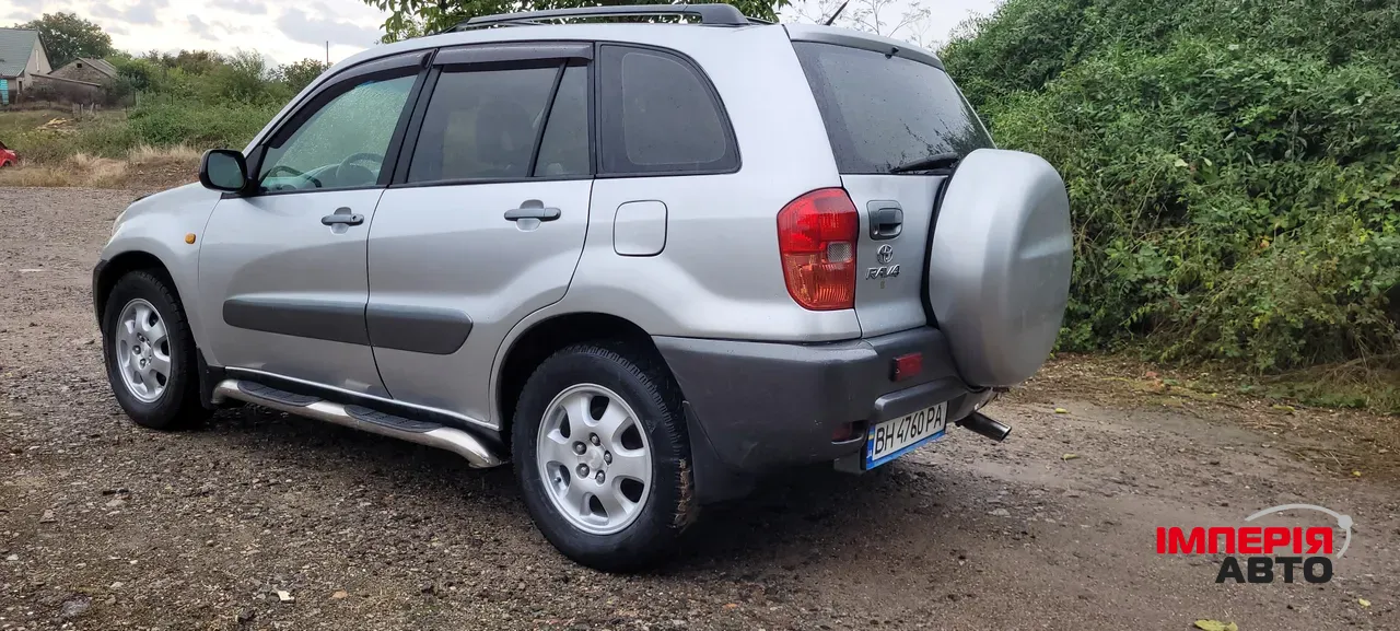 Toyota RAV4 - фото 9