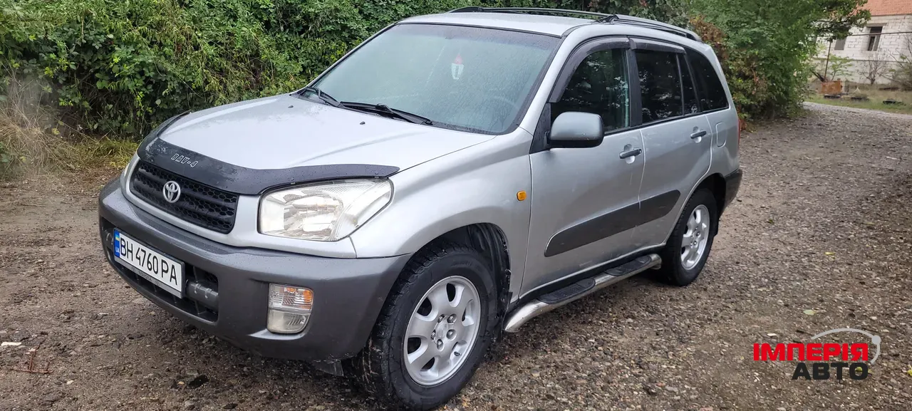 Toyota RAV4 - фото 7