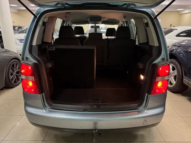 Volkswagen Touran - фото 3