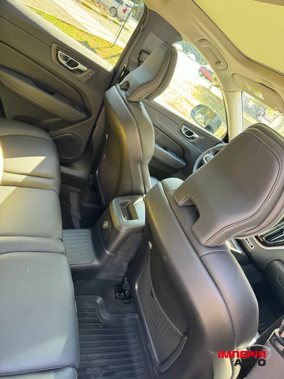 Volvo XC60 - фото 11