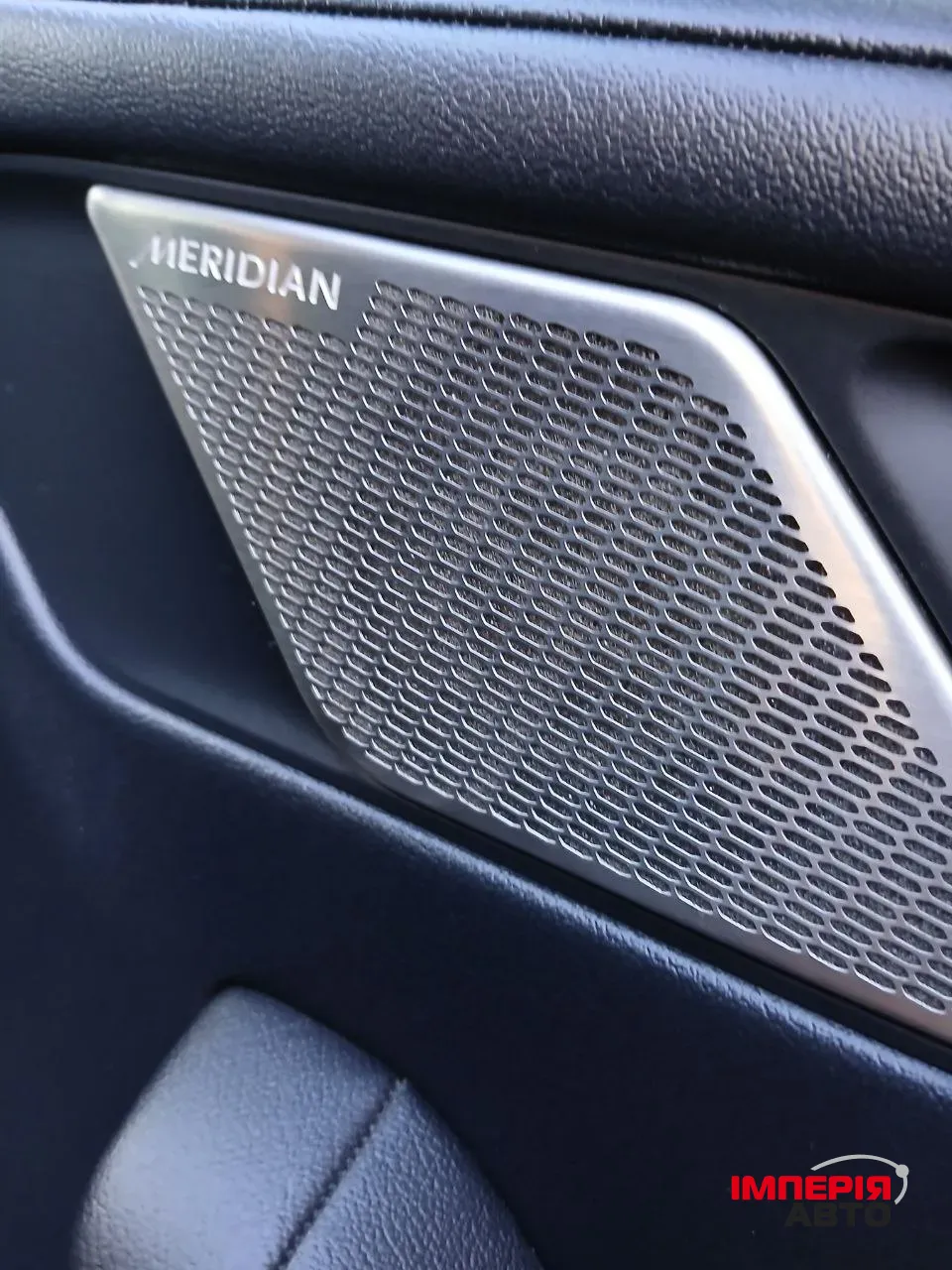 Jaguar I-Pace - фото 12