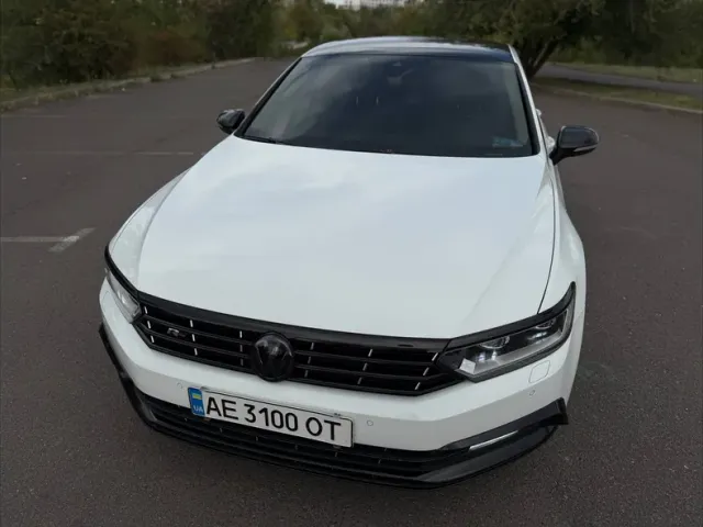 Volkswagen Passat - фото 3