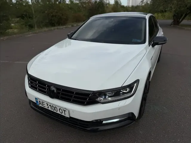 Volkswagen Passat - фото 2