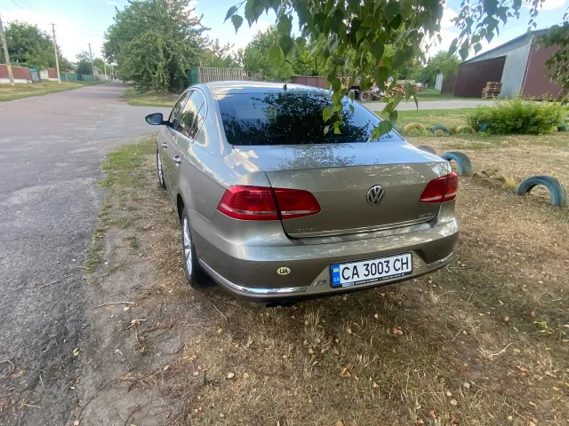 Volkswagen Passat - фото 4