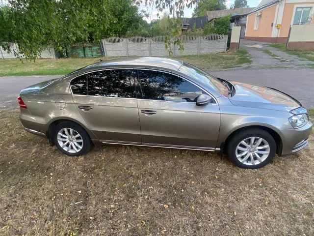 Volkswagen Passat - фото 1