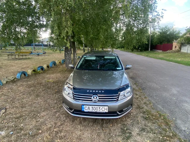 Volkswagen Passat - фото 2