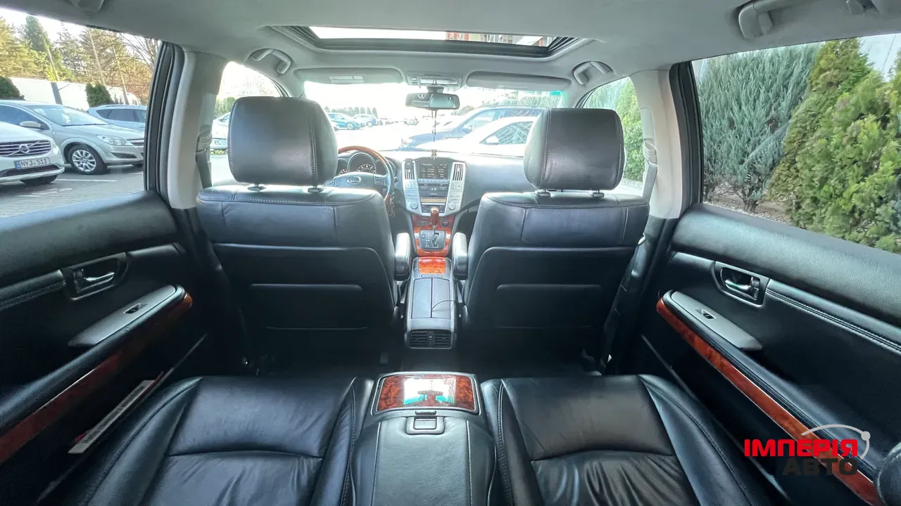 Lexus RX - фото 17