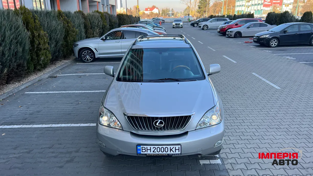 Lexus RX - фото 13