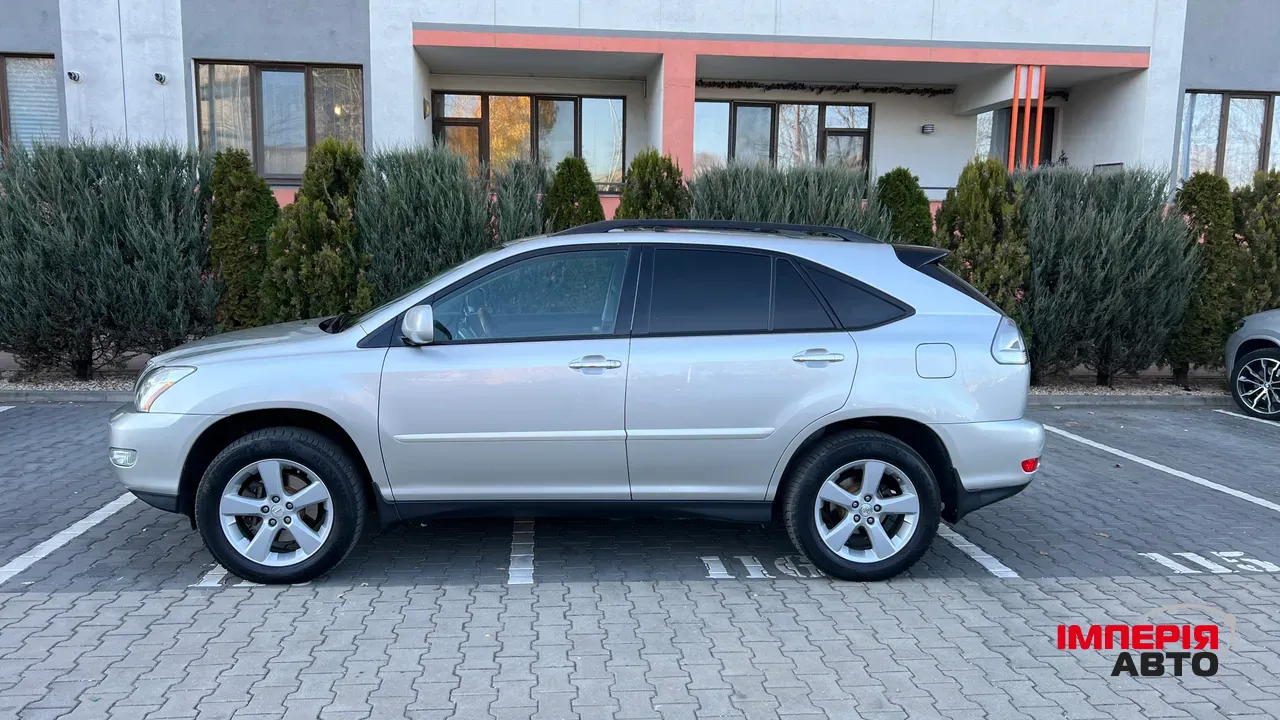 Lexus RX - фото 5