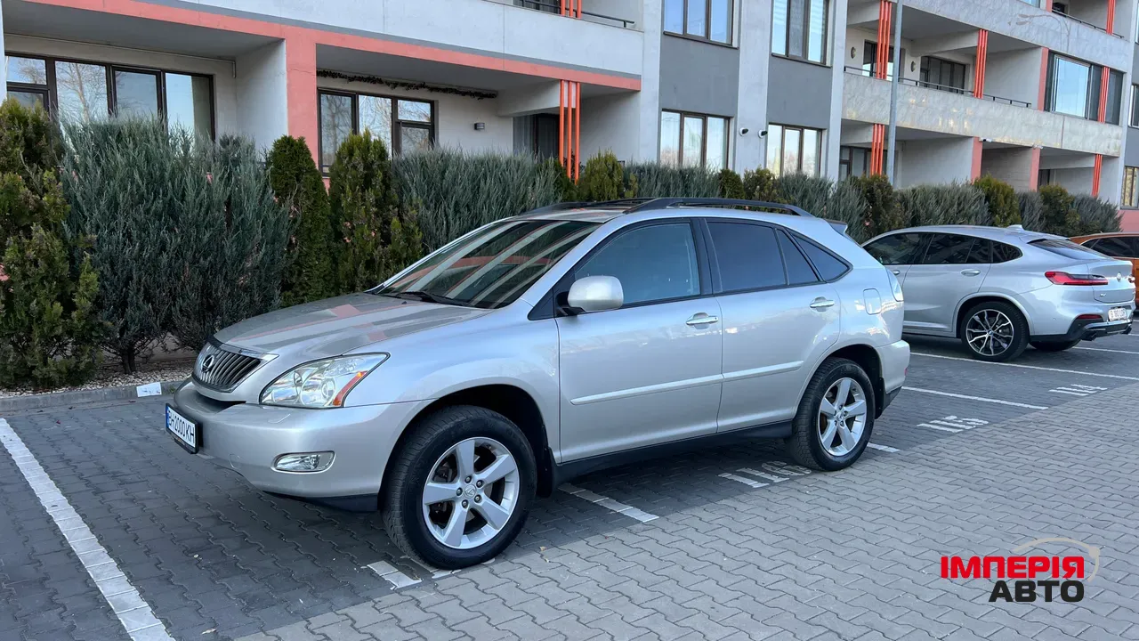Lexus RX - фото 2