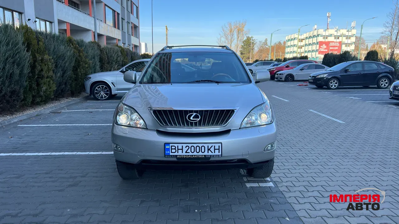 Lexus RX - фото 14