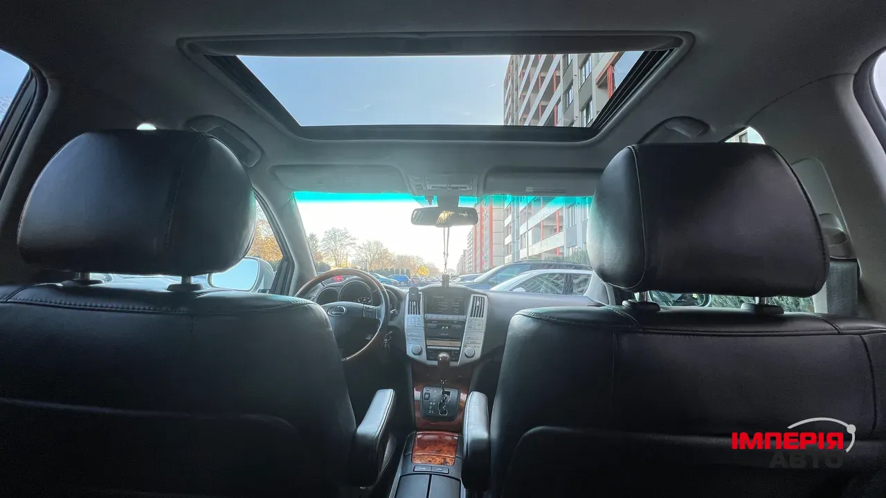 Lexus RX - фото 18
