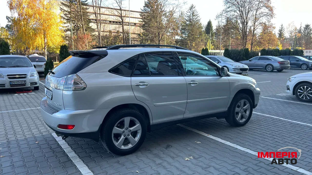 Lexus RX - фото 9