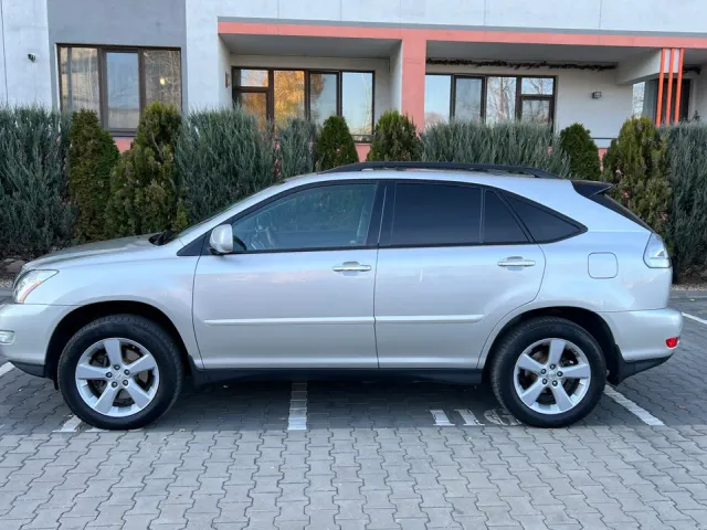 Lexus RX - фото 5