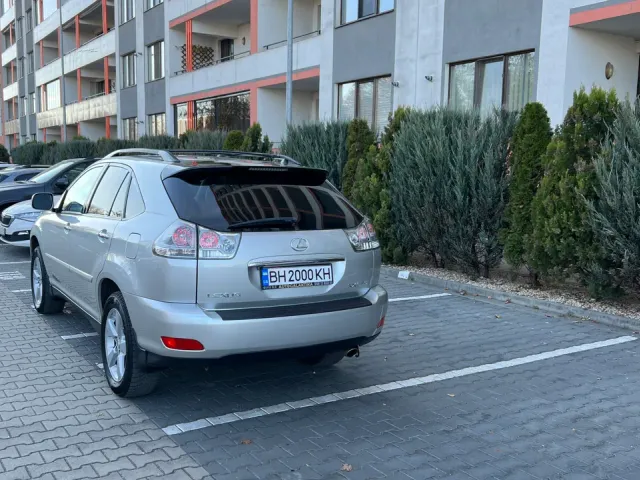Lexus RX - фото 3