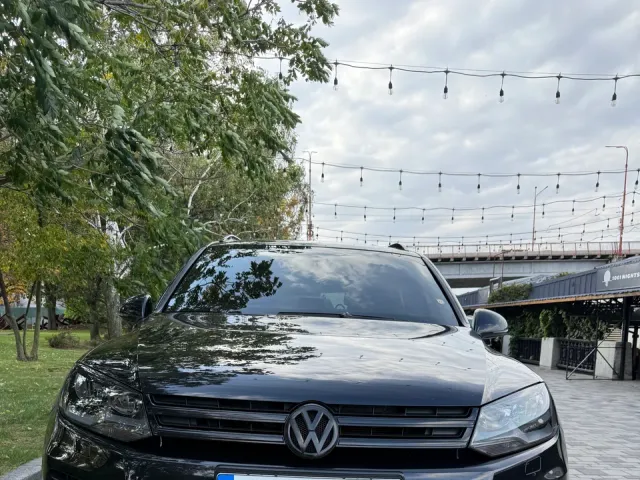 Volkswagen Touareg - фото 2