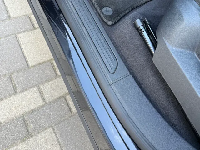 Volkswagen Touareg - фото 5