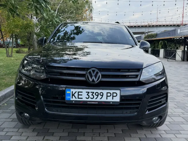 Volkswagen Touareg - фото 1