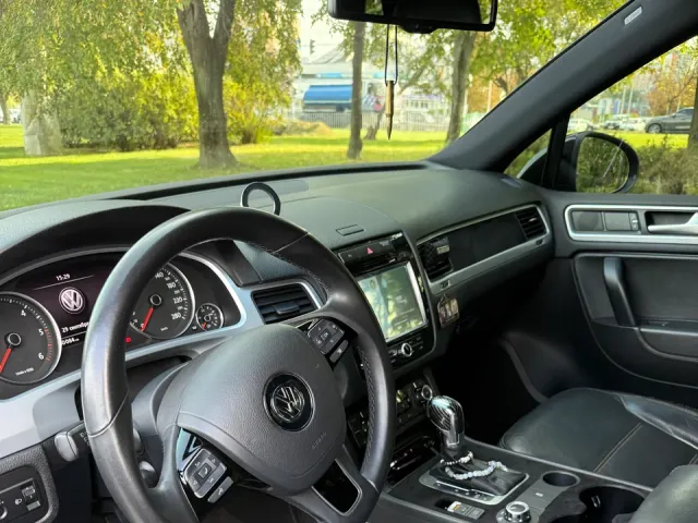Volkswagen Touareg - фото 3