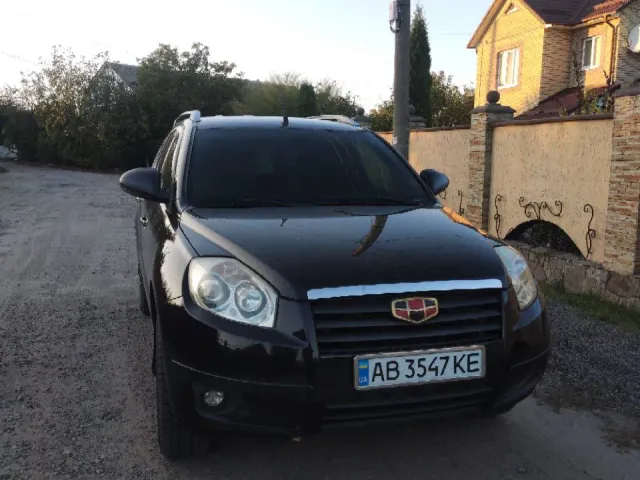 Geely Emgrand X7 - фото 3