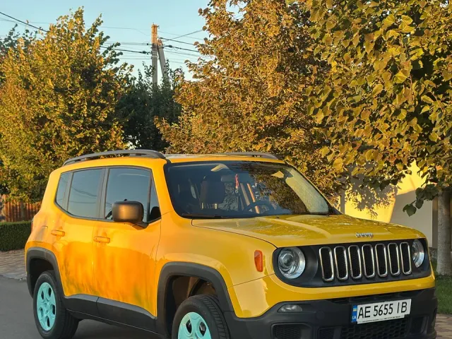 Jeep Renegade - фото 1