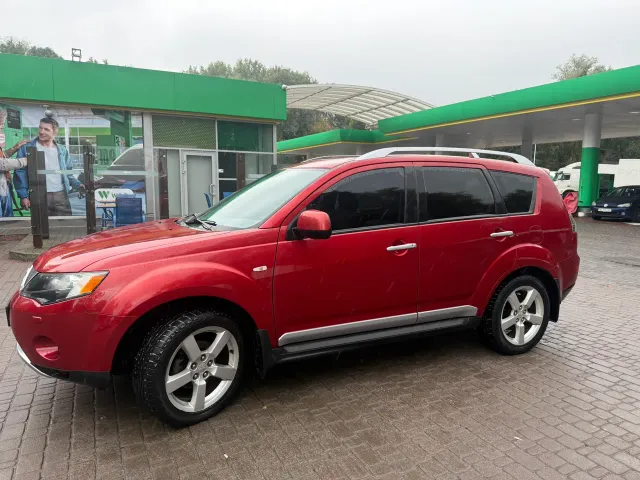 Mitsubishi Outlander - фото 4