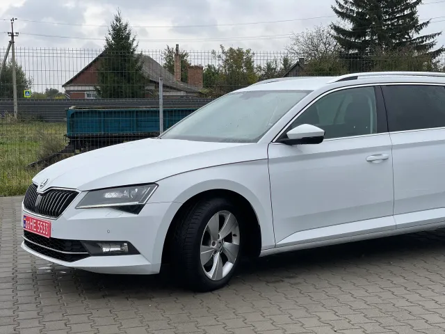 Skoda Superb - фото 4