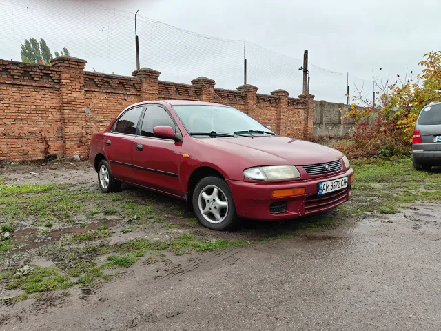 Mazda 323 - фото 3
