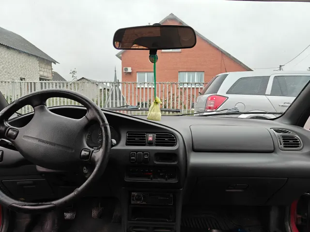 Mazda 323 - фото 2