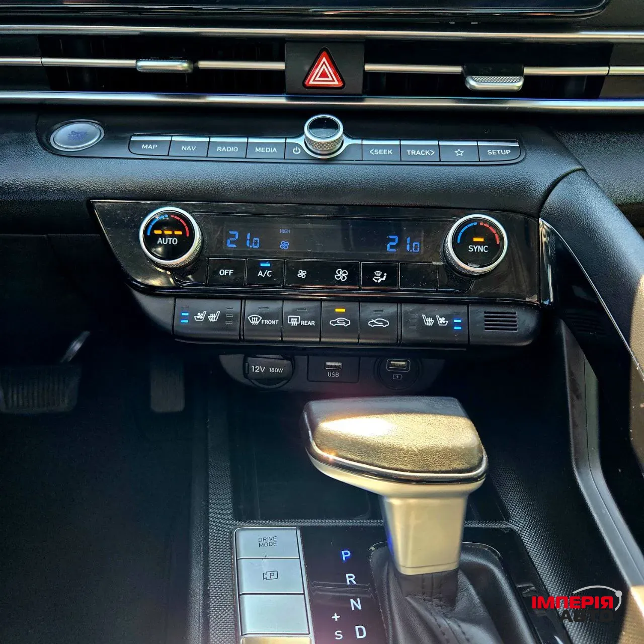 Hyundai Elantra - фото 3