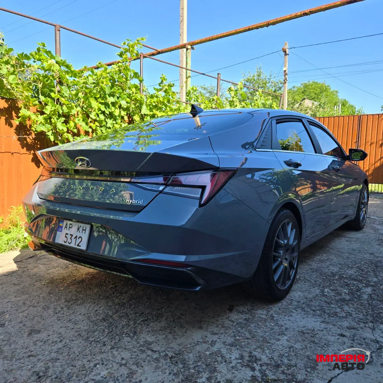 Hyundai Elantra - фото 1