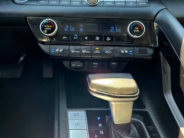 Hyundai Elantra - фото 3