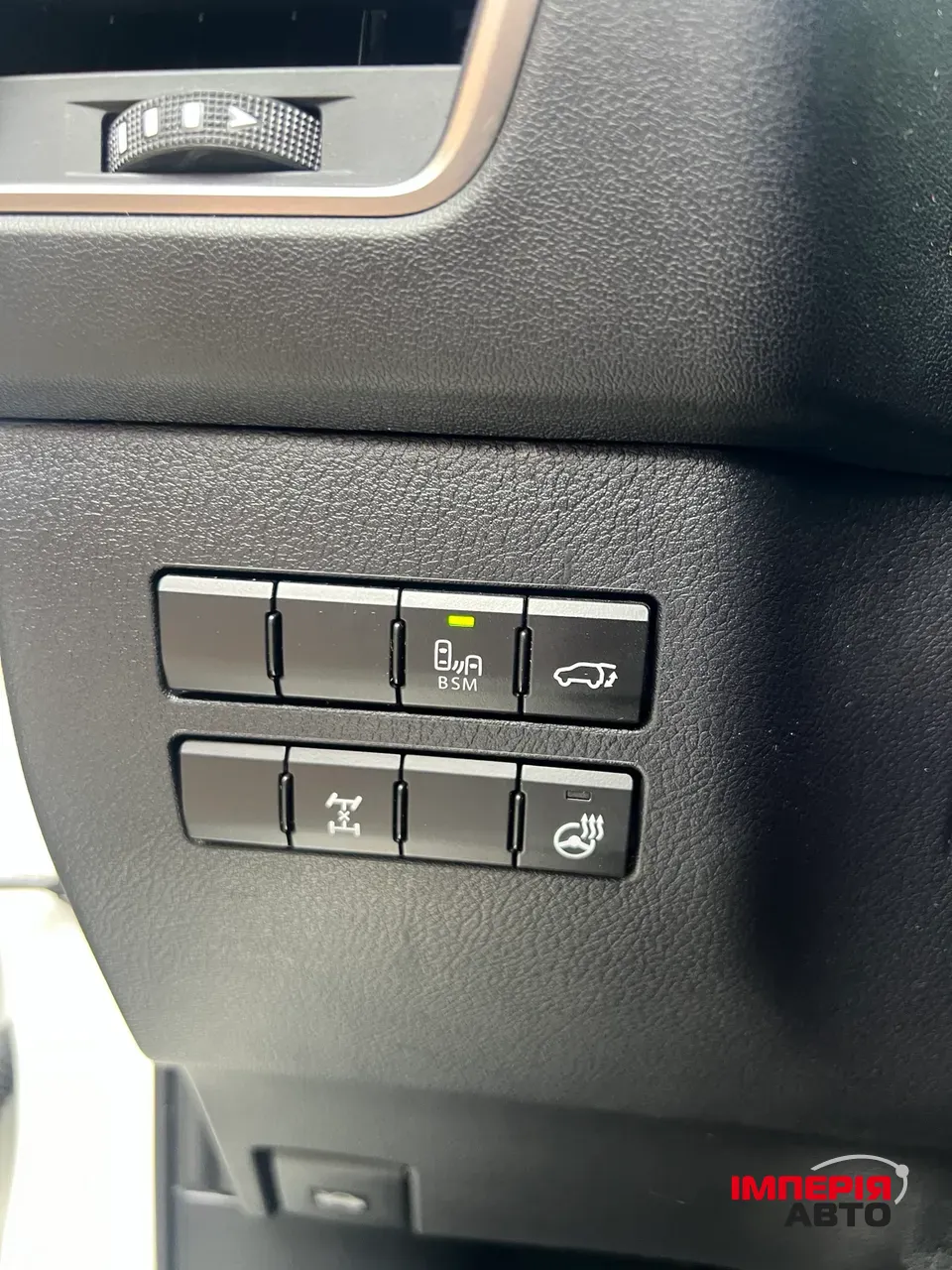 Lexus NX - фото 10