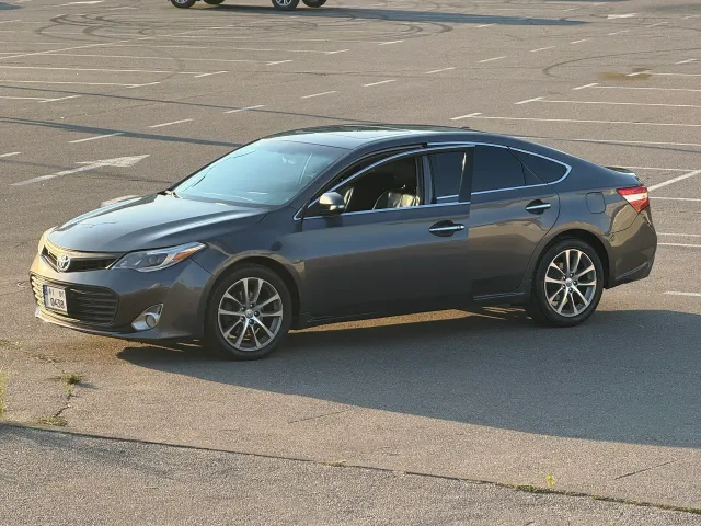 Toyota Avalon - фото 1