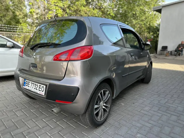 Mitsubishi Colt - фото 2