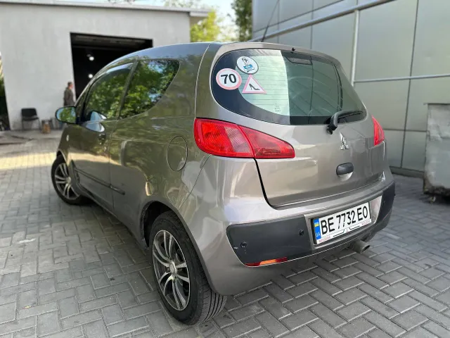 Mitsubishi Colt - фото 3