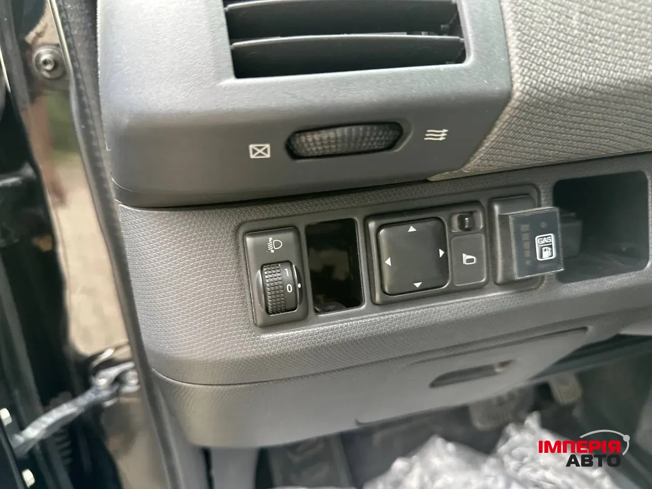 Nissan Micra - фото 10