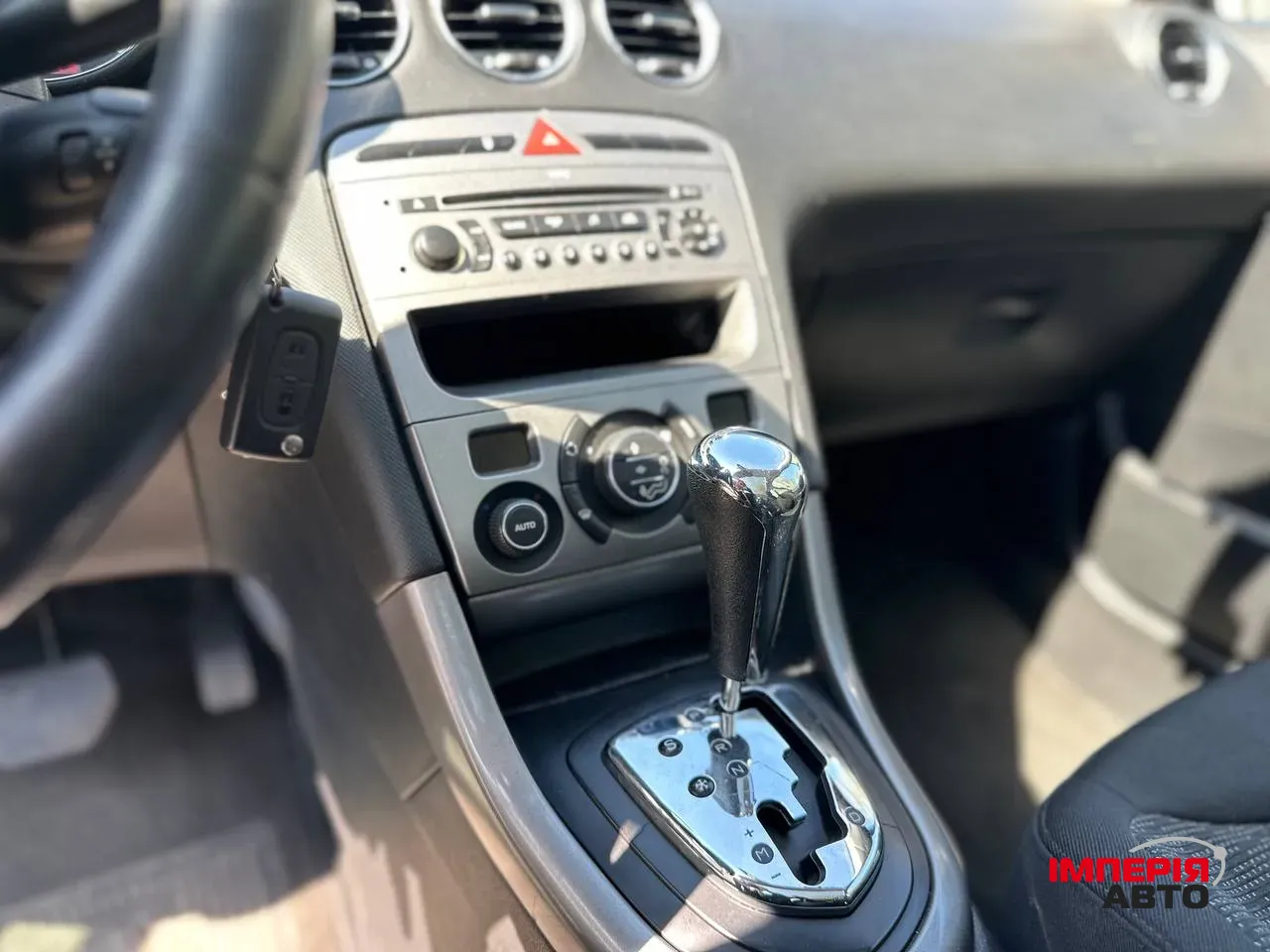 Peugeot 308 - фото 8