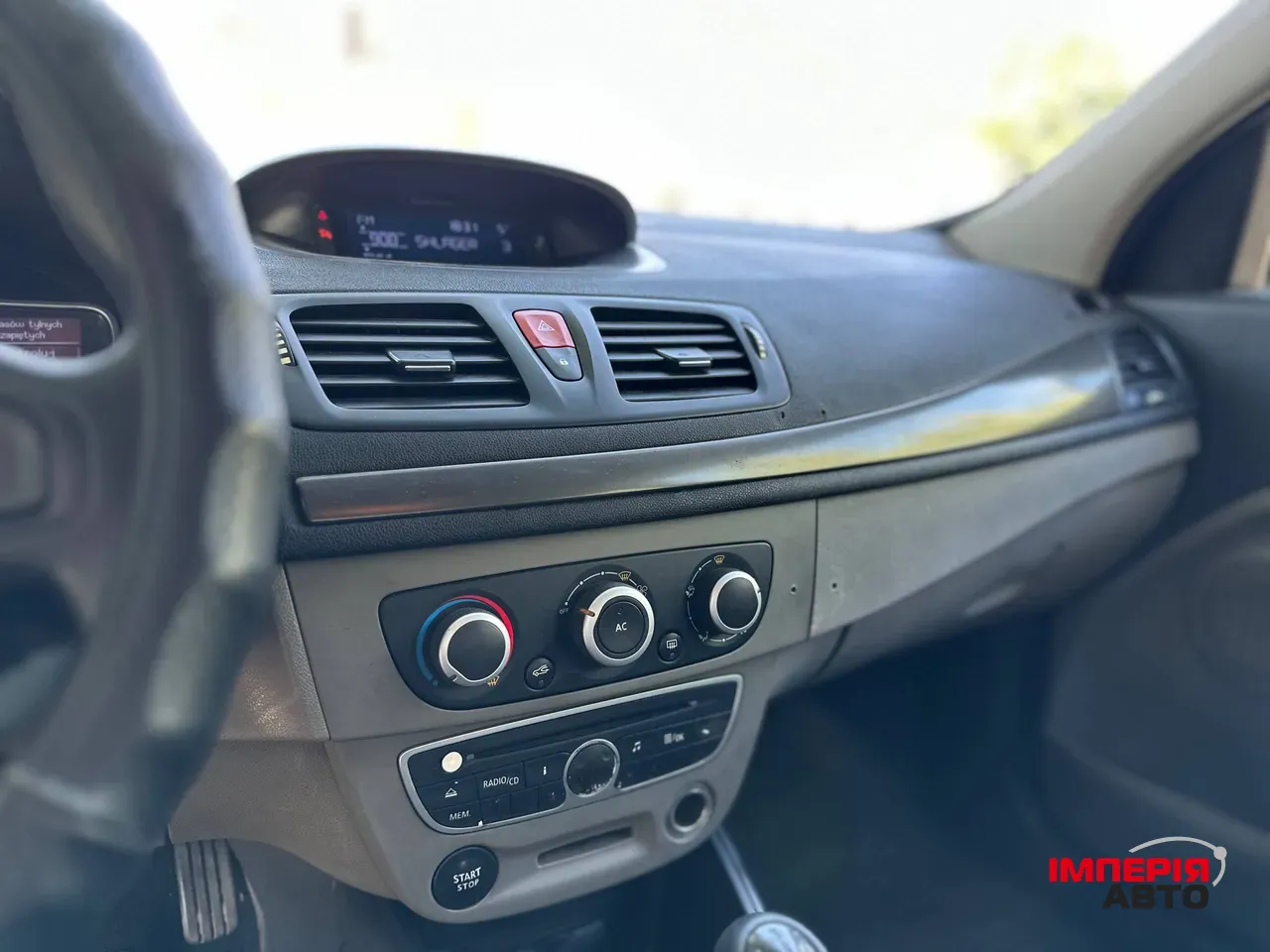 Renault Megane - фото 7