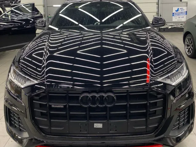 Audi Q8 - фото 1