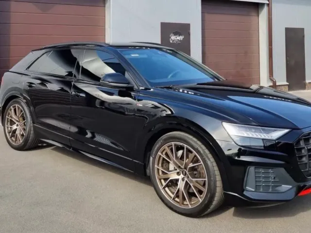 Audi Q8 - фото 3